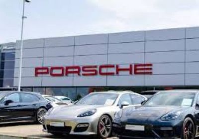 سهم بورشه يتراجع بعد خفض توقعات الربحية