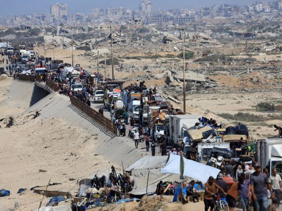 إسرائيل تواصل توغلها في مدينة غزة ونتنياهو يتوجه لأمريكا