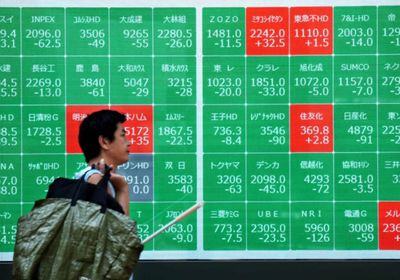 "توبكس" الياباني يلامس أعلى مستوى تاريخي ثم يمحو مكاسبه