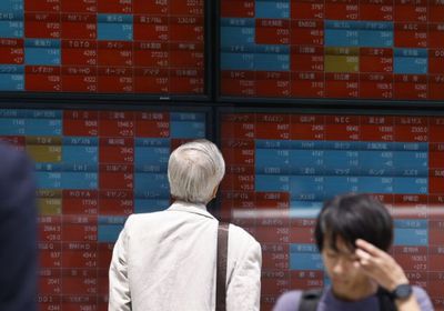 المستثمرون الأجانب يواصلون التخارج من الأسهم اليابانية