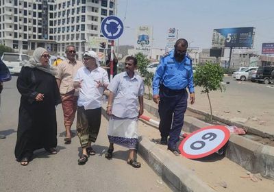 بدء تركيب اللوحات الإرشادية المرورية في شوارع المنصورة