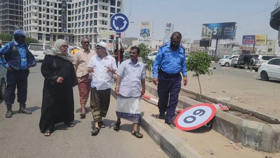 بدء تركيب اللوحات الإرشادية المرورية في شوارع المنصورة