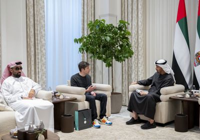 محمد بن زايد يستقبل الرئيس التنفيذي لشركة "أوبن إيه آي"