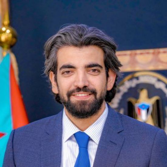 البيض يكشف حلاً لمشكلة الوحدة واحتلال الجنوب