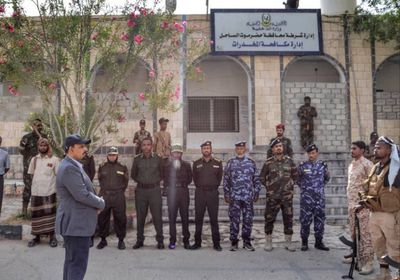 محافظ حضرموت يتفقد إدارة مكافحة المخدرات ويثمن نجاحاتها