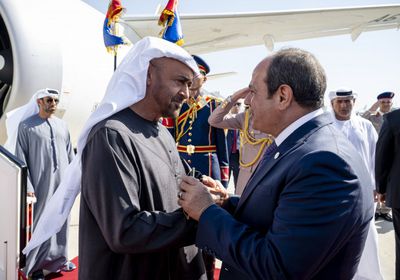 في زيارة أخوية.. رئيس الإمارات يصل القاهرة