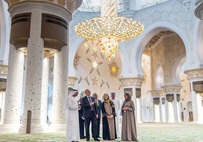 رئيس وزراء أستراليا يزور جامع الشيخ زايد الكبير في أبوظبي