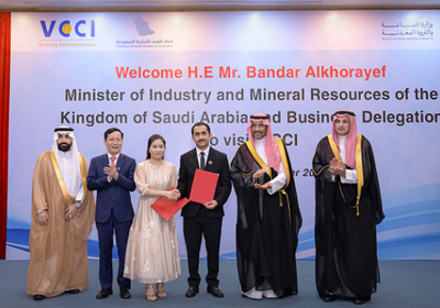 توقيع 5 اتفاقيات استثمارية بين شركات سعودية وفيتنامية