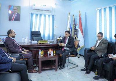 أمين عام الانتقالي يتفقد أٌقسام مستشفى عبود العسكري