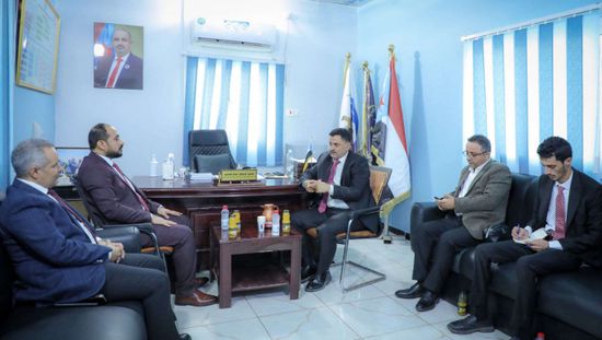 أمين عام الانتقالي يتفقد أٌقسام مستشفى عبود العسكري