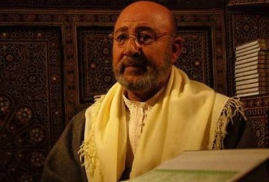 أزمة صحية مفاجأة تنقل الفنان السوري زيناتي قدسية للمستشفى