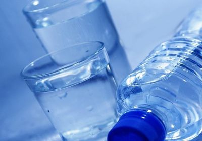 واقعة تسمم.. سلطنة عمان تحظر استيراد المياه المعبأة من إيران