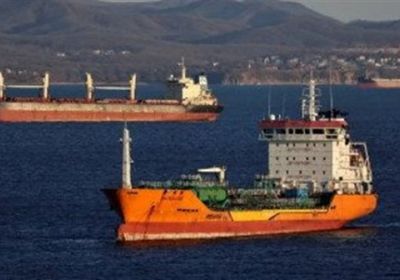 فرنسا تعترض سفينة يشتبه في انتمائها بأسطول الظل الروسي