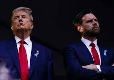 نائب ترامب يدافع عن نشر مقطعين ساخرين لزعيم ديمقراطي