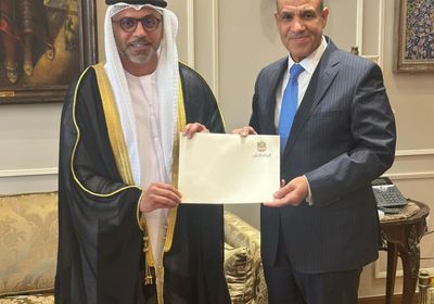 سفير الإمارات يقدم أوراق اعتماده إلى وزير الخارجية المصري