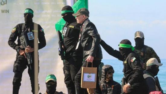 أهالي الرهائن الإسرائيليين يرحبون بإعلان ترامب موقفه من حماس