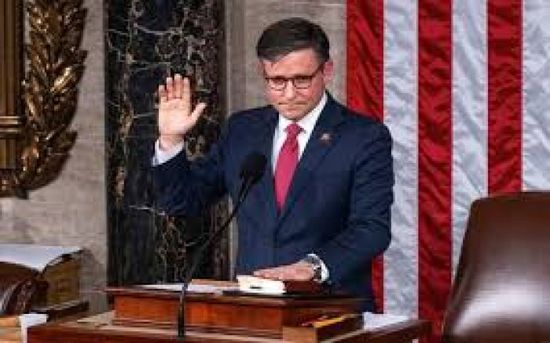 مايك جونسون ينتقد ربط تمويل الحكومة بالإعفاءات الضريبية