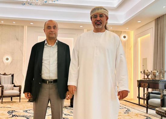 الرئيس الزُبيدي وبن بريك يبحثان القضايا الاقتصادية والخدمية