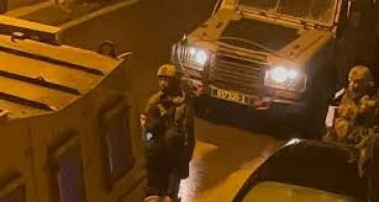 قوات الاحتلال تقتحم منزل الشهيد محمود العقاد بنابلس