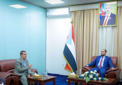 أمين الانتقالي يبحث التحديات الراهنة بالقطاع الصناعي