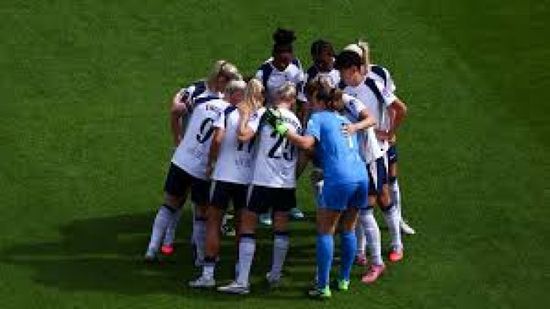 لاعبات توتنهام يغيرن طريقة التعبير عن رفض العنصرية