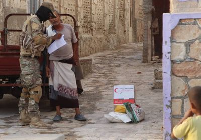 حملة لتوزيع سلال غذائية على الأسر في الحامي والمقد