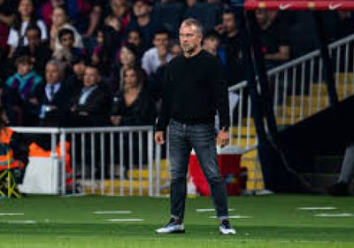 فليك يقدر الروح القتالية لبرشلونة رغم الخسارة أمام إشبيلية