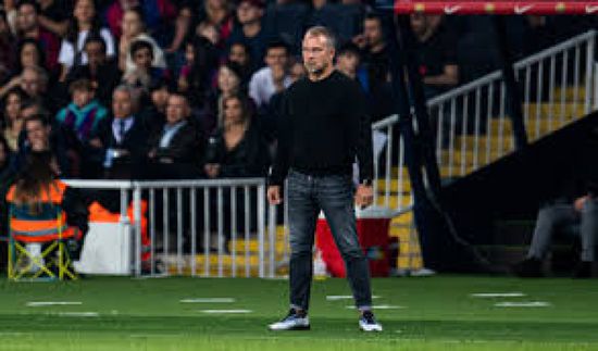 فليك يقدر الروح القتالية لبرشلونة رغم الخسارة أمام إشبيلية