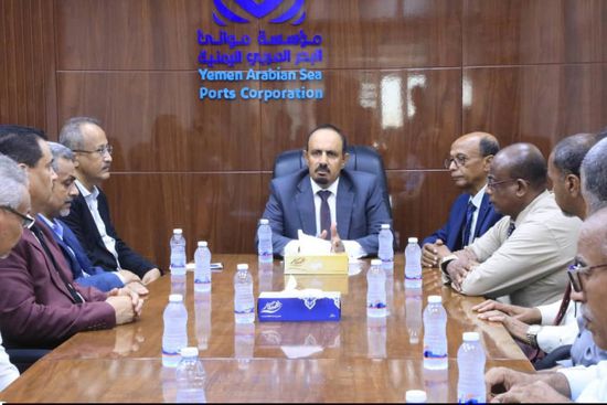 محافظ حضرموت يدعو لإنشاء لسان بحري بميناء المكلا