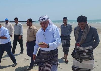 بدعم إماراتي.. فريق هندسي يتفقد موقع إقامة محطة الكهرباء في بالحاف