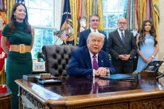 ترامب: سنخفض البرامج الحكومية والوظائف في ظل الإغلاق الحكومي