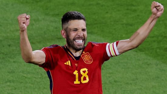 ألبا مدافع برشلونة السابق يقرر الإعتزال بنهاية الموسم