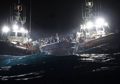 وفاة 4 مهاجرين إثر غرق سفينة قبالة سواحل اليونان