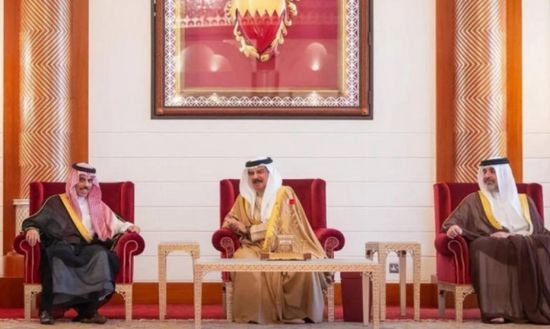 ملك البحرين يبحث مع وزير الخارجية السعودي تعزيز العلاقات الثنائية