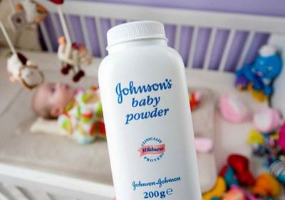    تغريم "جونسون آند جونسون" مليار دولار لعائلة ضحية بودرة الأطفال