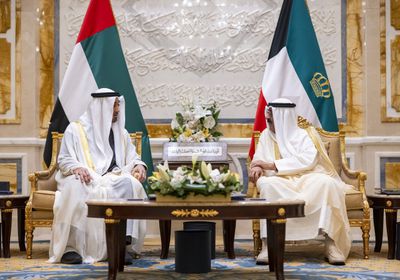 رئيس الإمارات وأمير الكويت يبحثان التطورات في المنطقة
