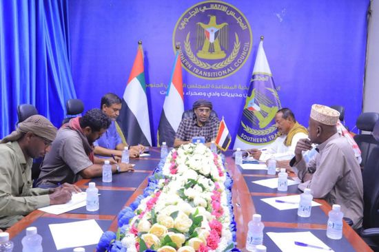 رئيس انتقالي وادي حضرموت يستقبل رؤساء النقابات العمالية