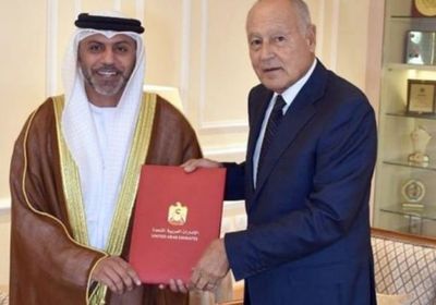 سفير الإمارات يقدم أوراق اعتماده إلى أمين عام الجامعة العربية