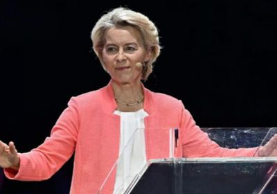 فون دير لاين تنجو من تصويتين لحجب الثقة