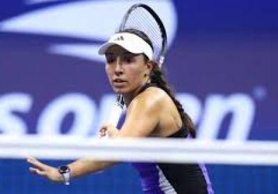 حاملة اللقب سبالينكا تضرب موعدًا مع بيجولا