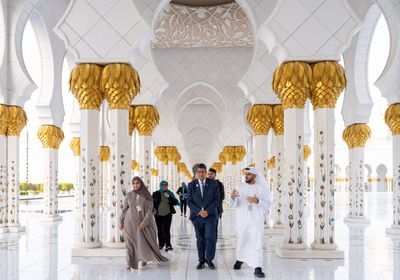 رئيس بالاو يزور جامع الشيخ زايد الكبير في أبوظبي