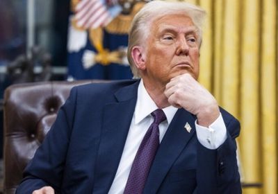    ترامب يفرض رسومًا جمركية بنسبة 100% على الصين