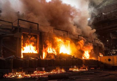 قتلى وجرحى في انفجار ضخم بمصنع تابع للجيش الأمريكي