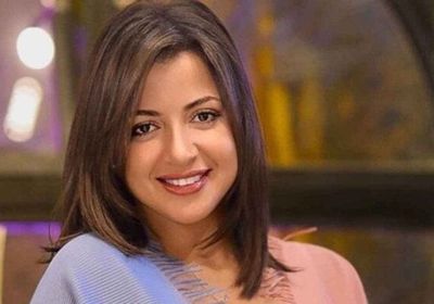 منى فاروق تطمئن جمهورها بعد تعرضها لعدوى فيروسية
