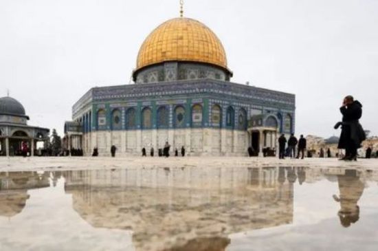 مستوطنون يقتحمون المسجد الأقصى تحت حماية مشددة