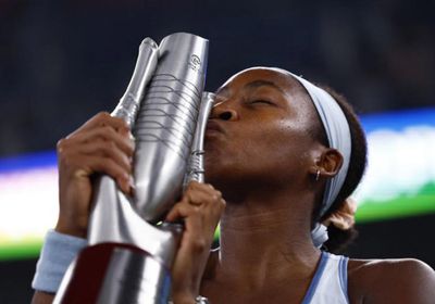 جوف تفوز ببطولة ووهان في نهائي أمريكي خالص أمام بيجولا