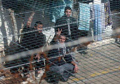 استعداداً لتنفيذ صفقة التبادل.. السجون الإسرائيلية ترفع حالة التأهب