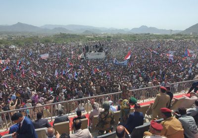 احتشاد الآلاف من أبناء الجنوب بموقع احتفالية ثورة أكتوبر في الضالع