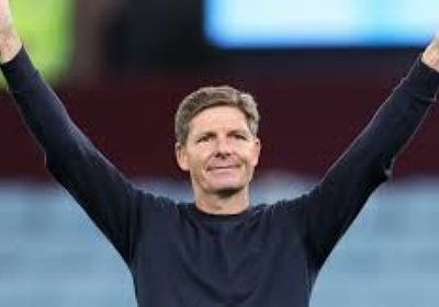 رئيس كريستال بالاس: نجري محادثات مع جلاسنر بشأن تمديد عقده