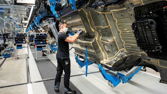 الإنتاج الصناعي الألماني يهوي مع أزمة قطاع السيارات